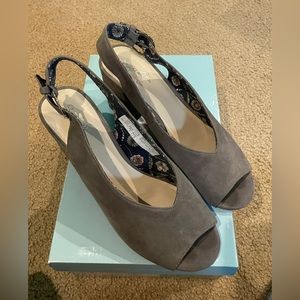 Seychelles Grey Suede Heels- Size 7.5